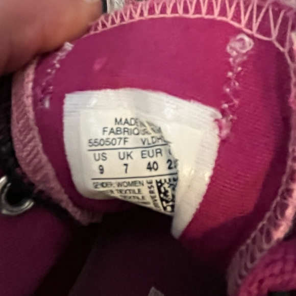 Converse All Star Black with Purple Shoe Laces Women Size 9 - Picture 3 of 4